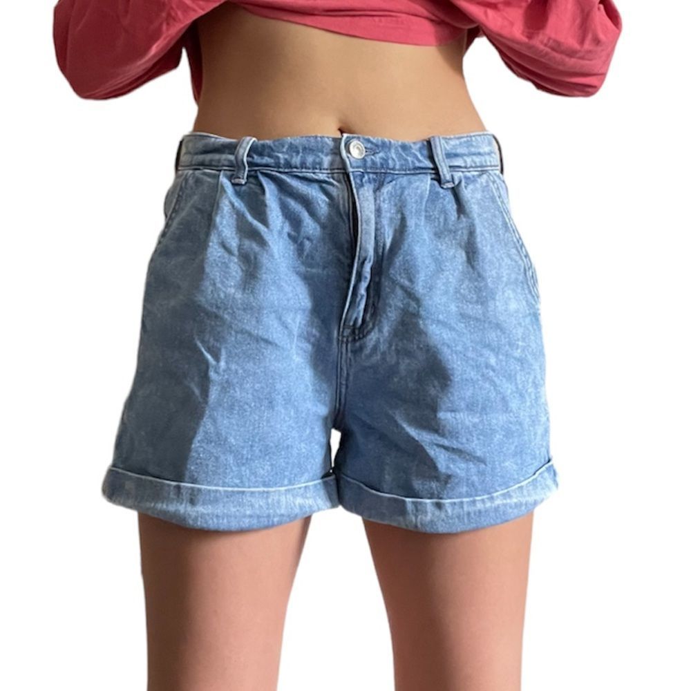 American Eagle Outfitters + Relaxed Fit Jean Short + Size 10